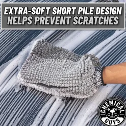 The PileDriver Ultimate Multipurpose Detailing Mitt